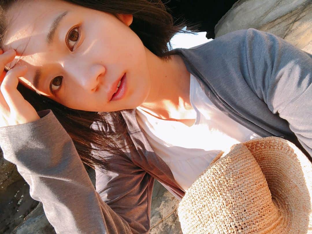太田唯さんのインスタグラム写真 - (太田唯Instagram)「撮影でした！﻿ そして1つの作品がゴールしました！﻿ ﻿ 今日は絶対、焼けた、、🙈🙈🙈oh﻿ ﻿ ﻿ ﻿ #撮影 #写真 #夏  #uvカット @uniqlo  #japan #actress #outdoor」8月12日 19時48分 - yuiohta.official