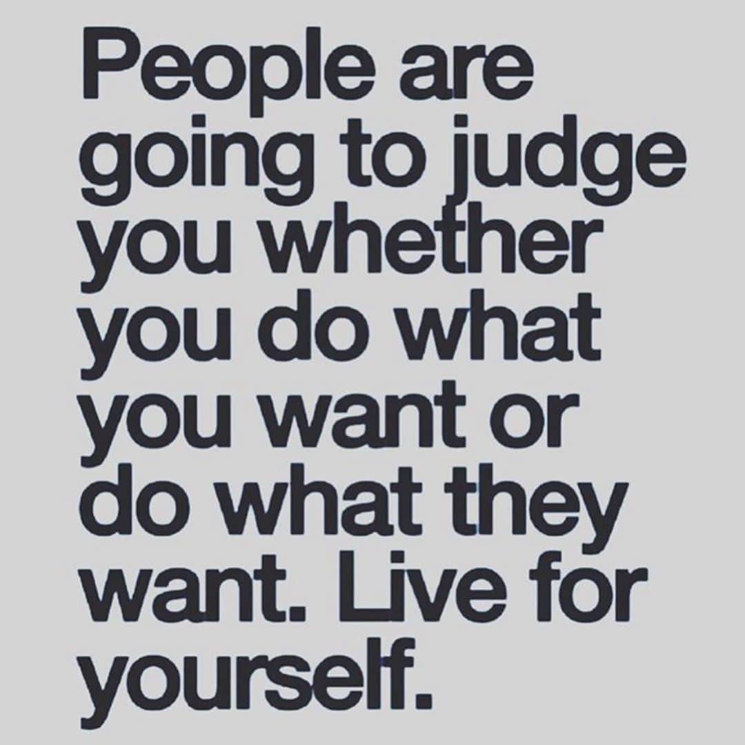 ボビー・ブラウンのインスタグラム：「True. And make it awesome. @cthagod」