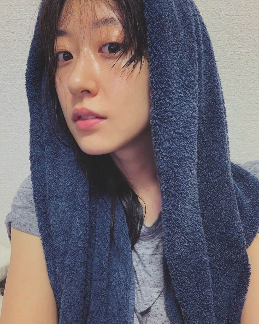 鮎川桃果のインスタグラム：「しずかちゃんかよ！ って言われるくらいお風呂好き🛀 サッパリしたいんだよね、常に 一旦リセットしたい時もお風呂 何がなんでも、朝夜入るし、地方ロケ行ったらまず近くの銭湯検索するし、舞台のマチソワの間に銭湯行った事もある。  素敵なお風呂あったら教えて欲しいです🤤  I love to take baths 🛁 If you find nice bathhouse,let me know♨️ Anywhere in the world.  #鮎川桃果#お風呂好き#銭湯好き#夏好き」