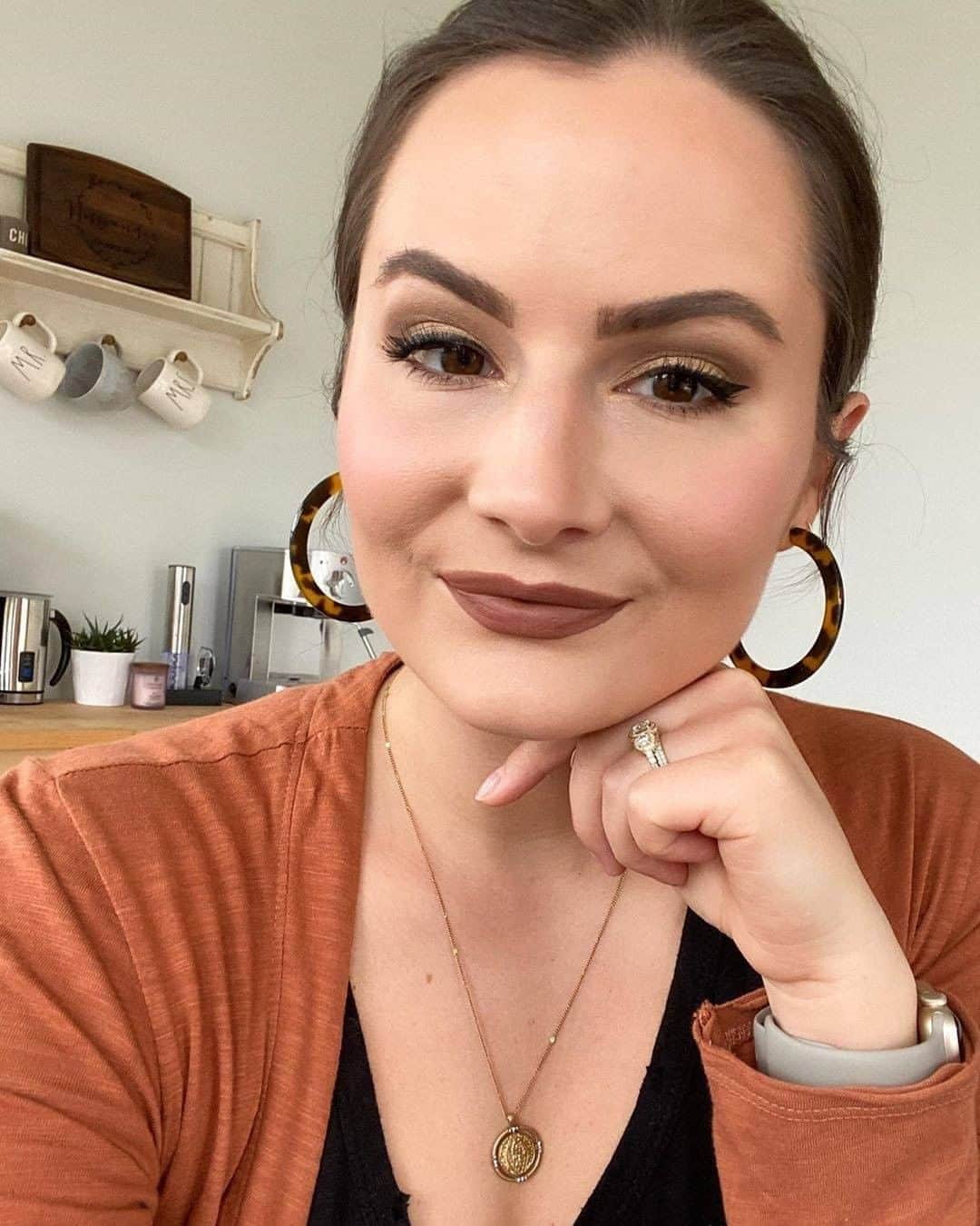 ULTA Beautyさんのインスタグラム写真 - (ULTA BeautyInstagram)「Flexing our skills for the FBI agent in our computers like... 👀 Ulta Beauty digital designer, @jessica.niswander, shows off her perfectly paired brown lippie and eye.   Beauty, your way 🙌 Share your pics with us by using #ultabeauty. #Regram 📷: @jessica.niswander」8月13日 2時00分 - ultabeauty