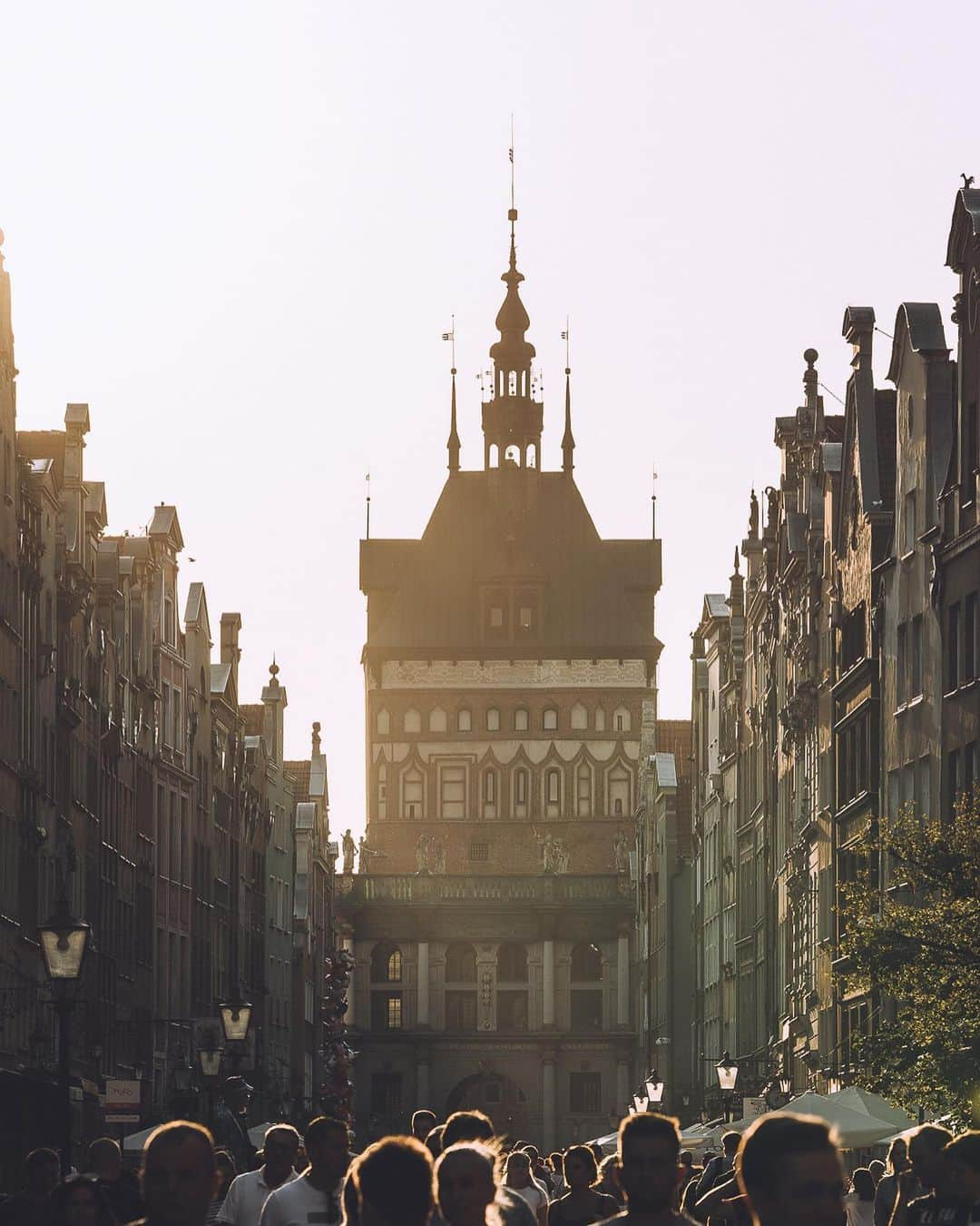 Thomas Kakarekoさんのインスタグラム写真 - (Thomas KakarekoInstagram)「let’s stay forever  Here‘s a set with some of my favorite Gdansk pictures from last weekend. From 1 to 5, which one of these would you pick?  #gdansk」8月12日 20時43分 - thomas_k