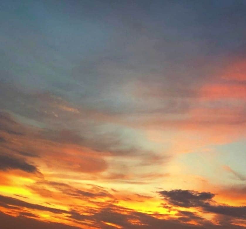 のインスタグラム：「#夕焼け空  #夕日 #綺麗な空  #空 #sky」