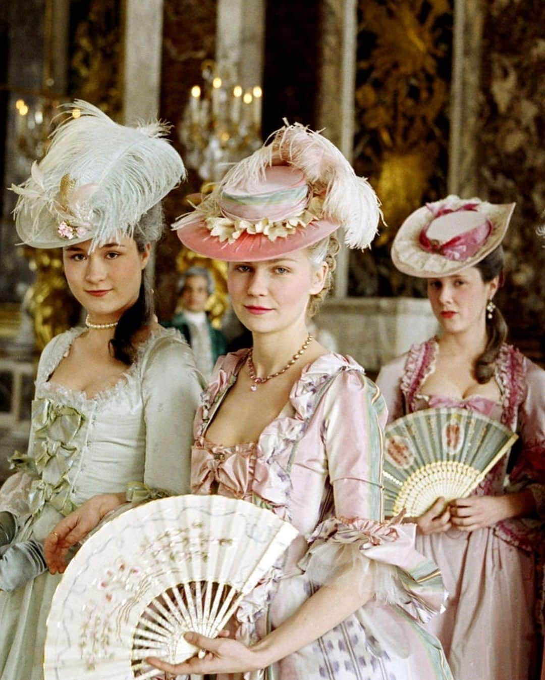 Vogue Italiaさんのインスタグラム写真 - (Vogue ItaliaInstagram)「10 elegant period dramas to rewatch now: as Hulu’s ‘The Great’ redefines the genre, we revisit the costume dramas that feel unexpectedly modern - from Sofia Coppola’s hedonistic ‘Marie Antoinette’ to Céline Sciamma’s sensual ‘Portrait of a Lady on Fire’. Discover all the movies at the link in bio.  A selection by @Rad.Seth」8月12日 20時48分 - vogueitalia