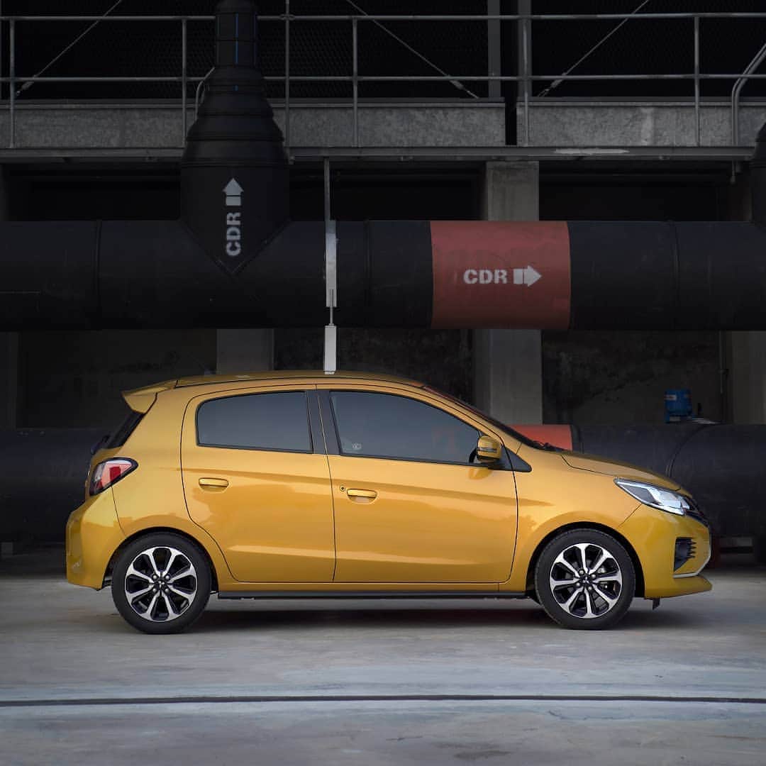 Mitsubishi Motors Thailandのインスタグラム：「สะดุดตาตั้งแต่แรกเห็น ด้วยดีไซน์สปอร์ตรอบคัน ใน New Mitsubishi Mirage สี Sand Yellow   #MitsubishiMotorsThailand #MitsubishiMotors #NewMitsubishiCityCar #NewMirage #พลังจากข้างในไปให้สุด」