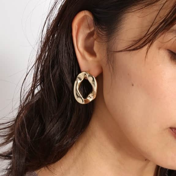 フレイアイディーさんのインスタグラム写真 - (フレイアイディーInstagram)「Accessories Pierced earrings ¥5,400+tax  #frayid #2020awcollection  #piercedearrings」8月12日 20時58分 - fray_id