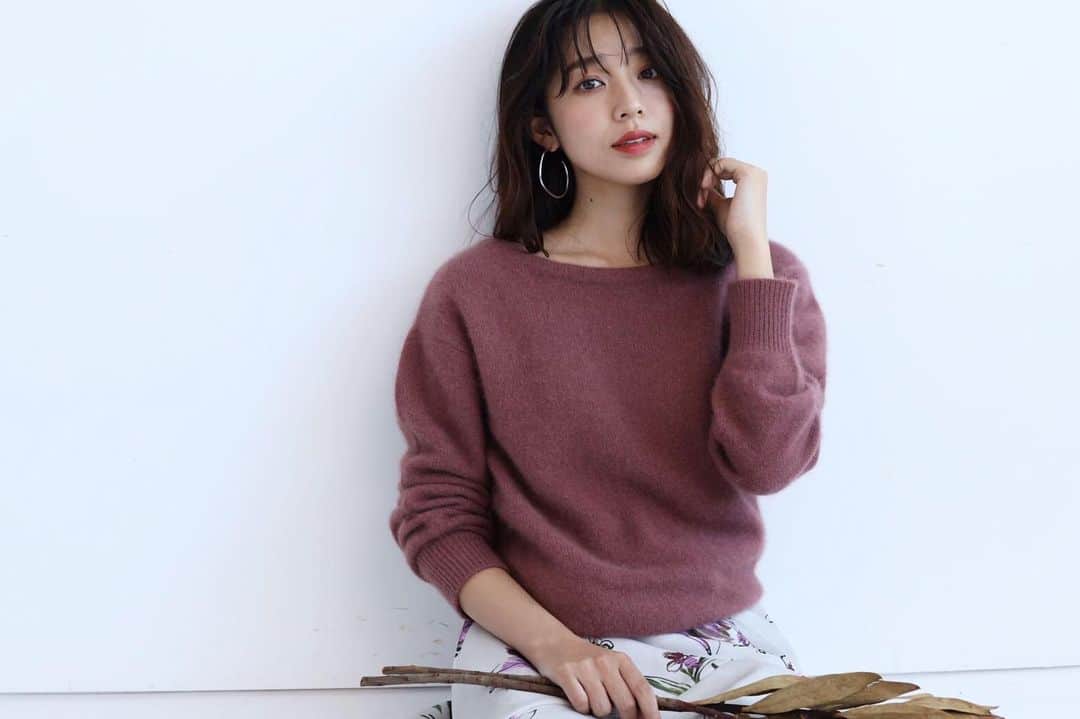 江藤百香のインスタグラム：「もう冬服撮影しています😊❄️ @arpege_story  @jusglitty_official  #arpegestory  #jusglitty」