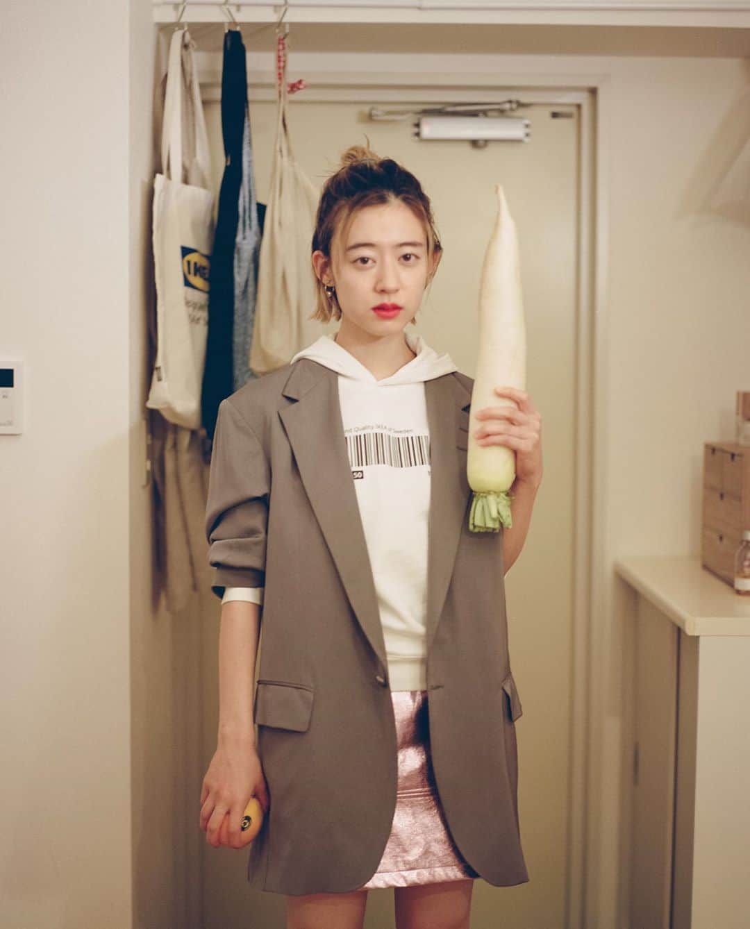 のインスタグラム：「Moeka Shiotsuka @hiz_s for IKEA @ikeajapan」