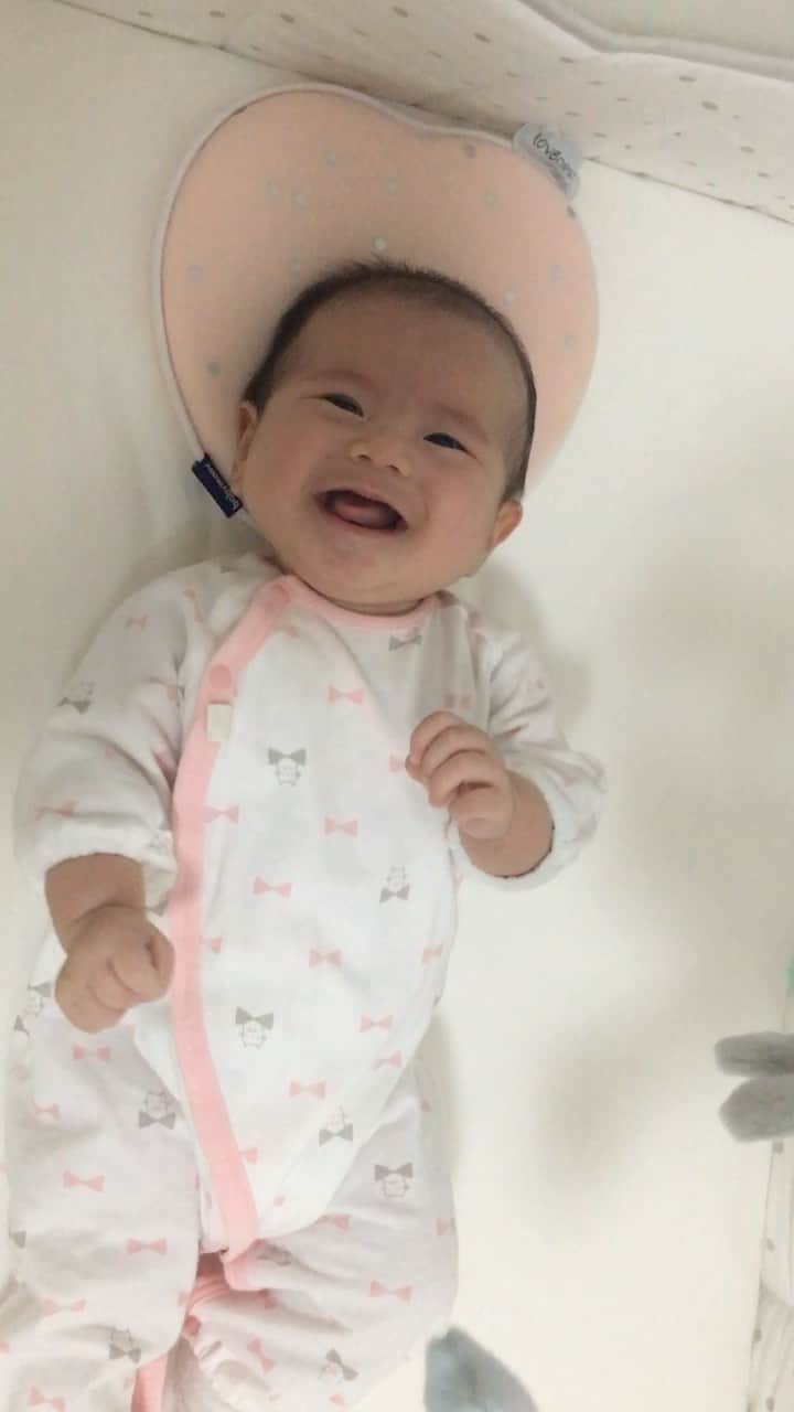 アキラ・コンチネンタル・フィーバーのインスタグラム：「#baby #laugh #笑う　#あかちゃん #3か月　#100日　#funny  #lucu」