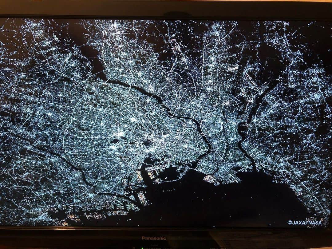 山口森広さんのインスタグラム写真 - (山口森広Instagram)「‪宇宙放送局観てます。‬ ‪宇宙の神秘。。。‬ ‪#KIBO宇宙放送局 ‬」8月12日 21時15分 - shigehiroyamaguchi