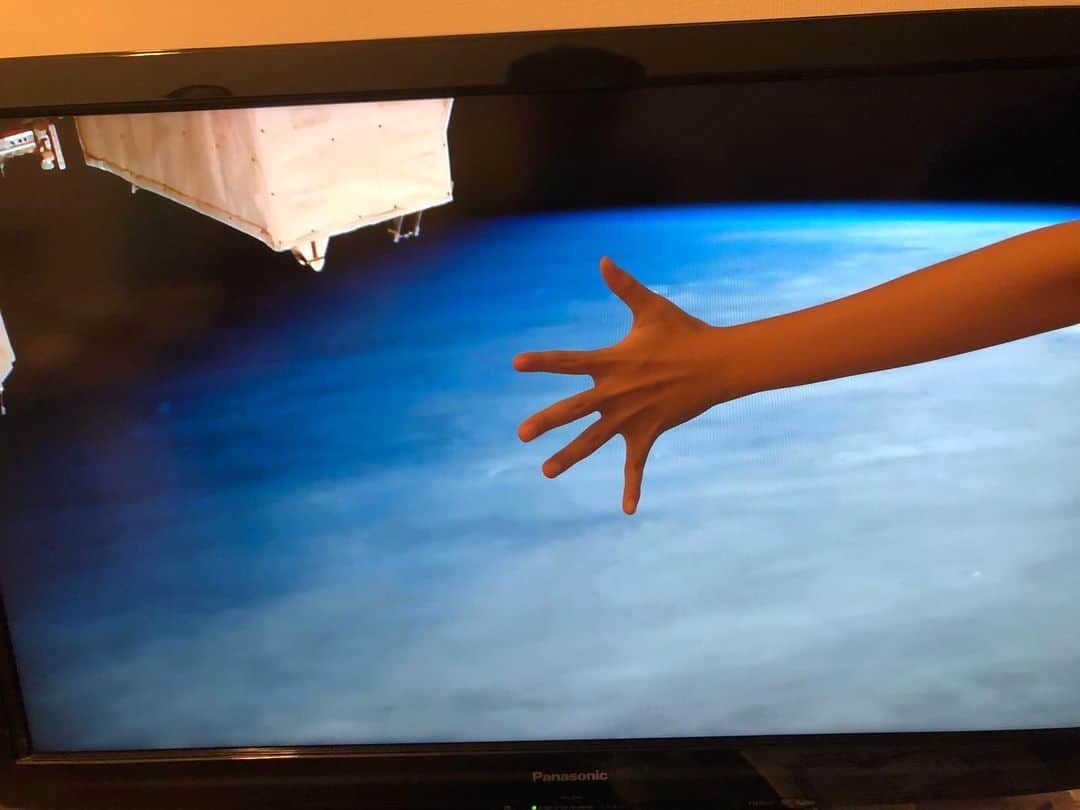 のインスタグラム：「‪宇宙放送局観てます。‬ ‪宇宙の神秘。。。‬ ‪#KIBO宇宙放送局 ‬」
