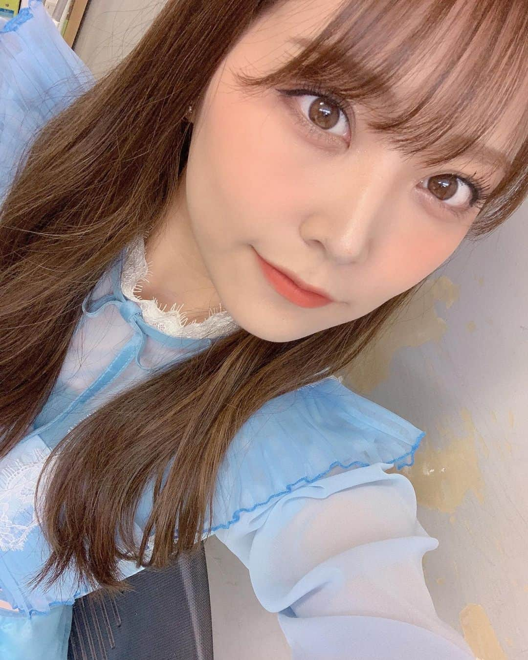 白間美瑠さんのインスタグラム写真 - (白間美瑠Instagram)「8月19日発売💙 #NMB48 の新曲！ #だってだってだって  初披露させて頂きました！！ ・ 今回の衣装カラーは青💙 珍しいでしょ☺️ 青色のみるるんはどうでしょう？」8月12日 21時17分 - shiro36run