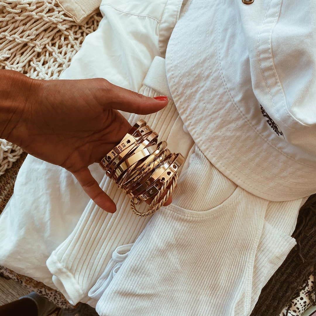 ダニジョーのインスタグラム：「Gold for the win 🏆」