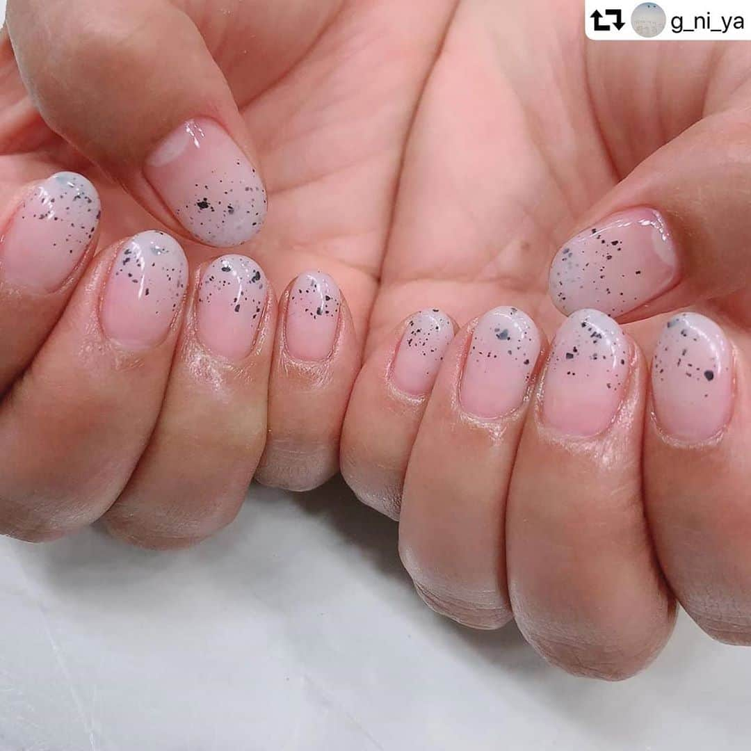 Icegel Nailさんのインスタグラム写真 - (Icegel NailInstagram)「#아이스젤 #달마시안젤 🐾🐾 손끝에 그라데이션으로 컬러링해도 너무 예쁘네요^^  #repost @g_ni_ya ・・・ #달마시안젤#그라데이션네일 #진정네일#야당동네일#네일아트#젤네일#네일디자인#아이스젤#셀프네일#젤패디#손스타그램#발스타그램#셀스타그램#속눈썹연장#운정속눈썹#야당역속눈썹#뷰러펌#왁싱#야당역네일#운정네일#파주네일#탄현네일#일산네일#금촌네일#대화네일#백석네일 #일상#데일리#notd」8月12日 21時36分 - icegelnail