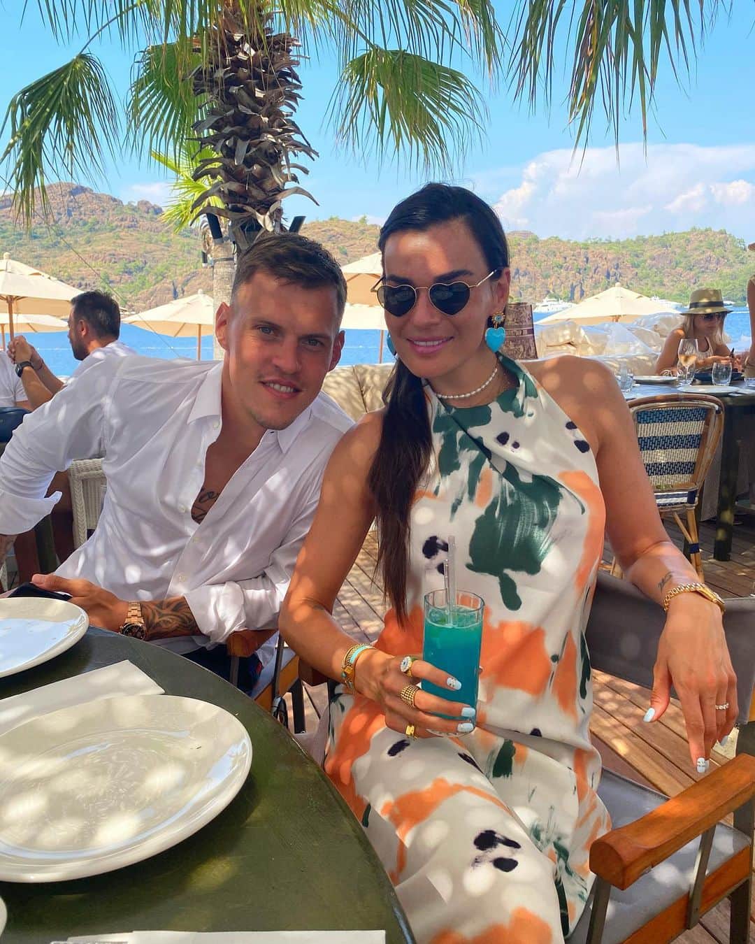 マルティン・シュクルテルのインスタグラム：「Having a good time 🌊🌴」