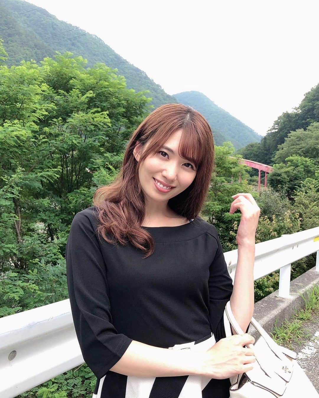 クルーズグループ【公式】のインスタグラム：「ライブチャットにあいぱん登場❗️❗️❗️ ・ ・ あいぱんと暑い夏をもりあがろーう😆🙌💕 ・ ・ @aikayamagishi  ・ ・ #ライブチャット #コロナに負けるな  #山岸逢花 #あいぱん #あいぱんず #PREMIUM専属 #クルーズグループ #crusegroup #AV女優 #セクシー女優  #좋아요환영 #소통환영 #오오티디 #팔로우미 #팔로우 #소통해요 #셀카 #셀피 #셀스타그램  #扎心了 #赞 #好吃 #粉我 #照片 #时装 #谢谢你总是关照我 #请多」