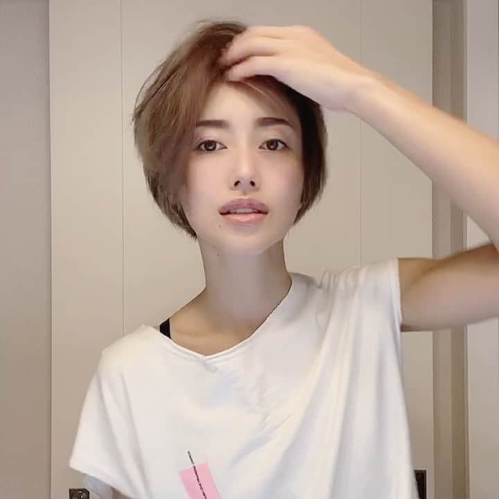 &mのインスタグラム：「ほんと軽ーく乾かしてくるくるドライヤーで全体を通して終わり🥳 前までくるくるアイロン？使ってたけど最近はくるくるドライヤー🥳」