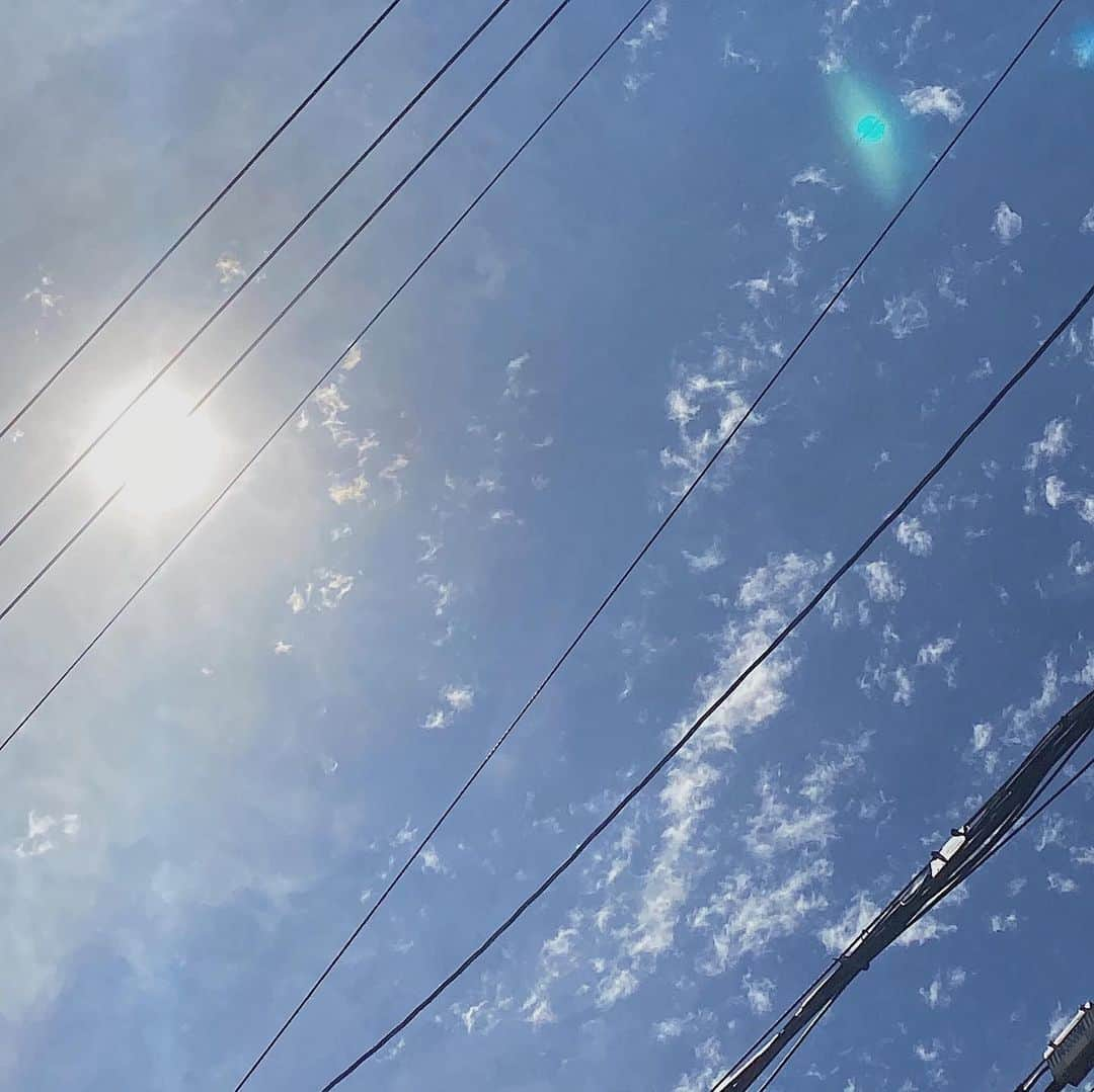 まいかのインスタグラム：「☁️チャンネル登録者様２万人突破☁️ 遂に先日！ほんっとに皆さまのおかげです。 感謝、感謝です！ありがとう😭❤️ おめでとうの言葉もたくさんいただけて幸せな気持ち＾＾ これからもよろしくお願いします☺️！」