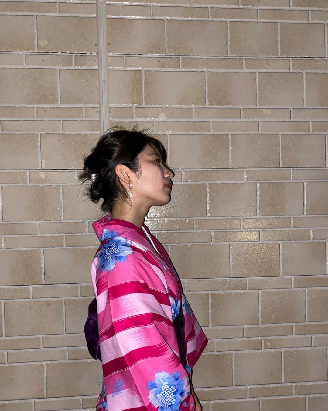 吉田華恋のインスタグラム：「浴衣ラスト☺︎ 髪型、着付けは母さんがしてくれました。 風鈴のイヤリングがお気に入り🎐」