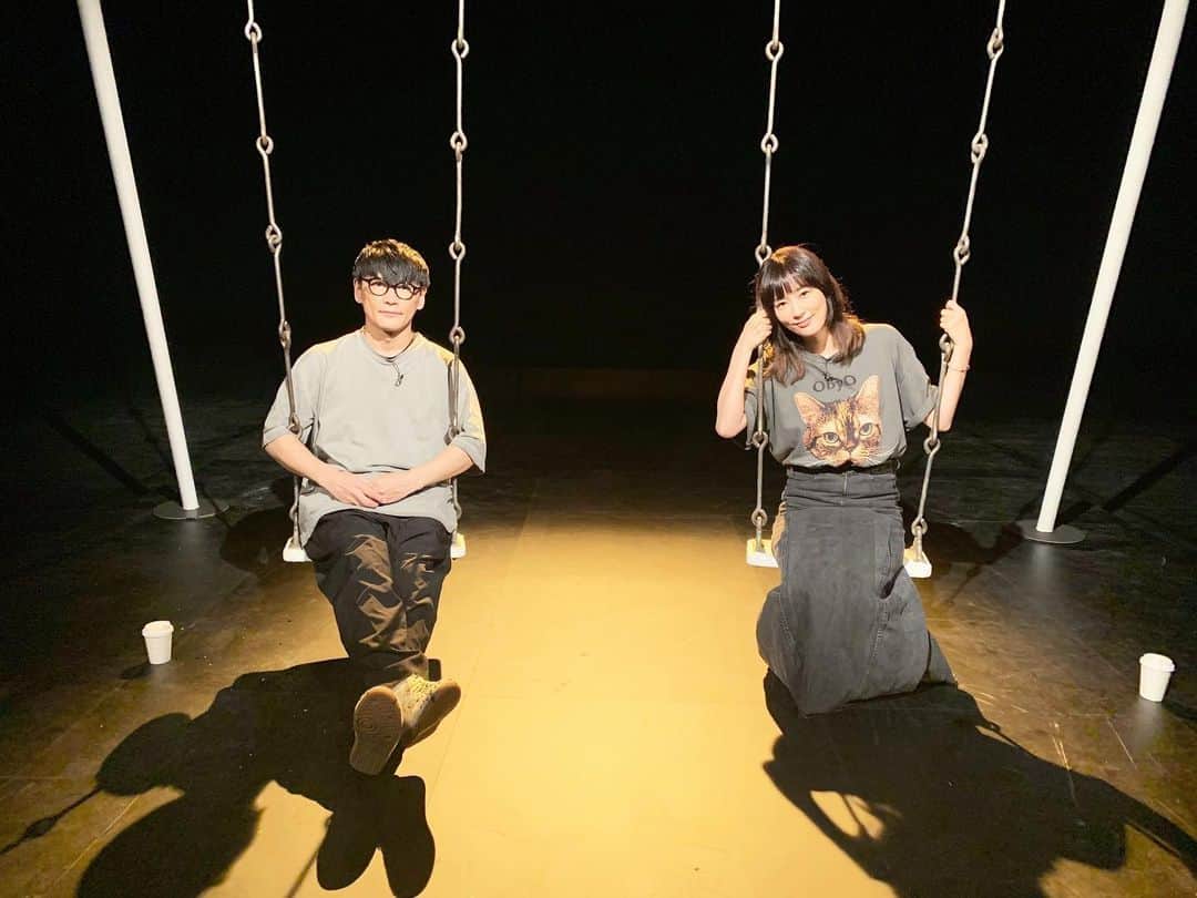 水川あさみのインスタグラム：「🐟 NHK Eテレ サカナクションの音楽実験番組　 シュガー&シュガー  わたしは8月25日の放送にて、一郎さんと対談させて戴きました。 むかしむかし、わたしが出演していたドラマの主題歌を歌ってくれた時からのご縁です。 一郎さんとちゃーんと話したのは初めてだったけど、それにしたって楽しくて刺激的でした。膨らむ妄想。あんな事もこんな事もしてみたい。 16日のサカナクションオンラインライブも楽しみ🐟」