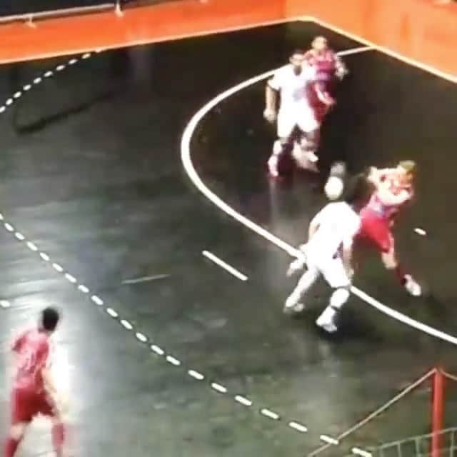 アレッサンドロ・ローザ・ヴィエイラのインスタグラム：「VIDEO- Relembrando quartas de final da #Ligafutsal 2014 , jogaço 🚀🎯」