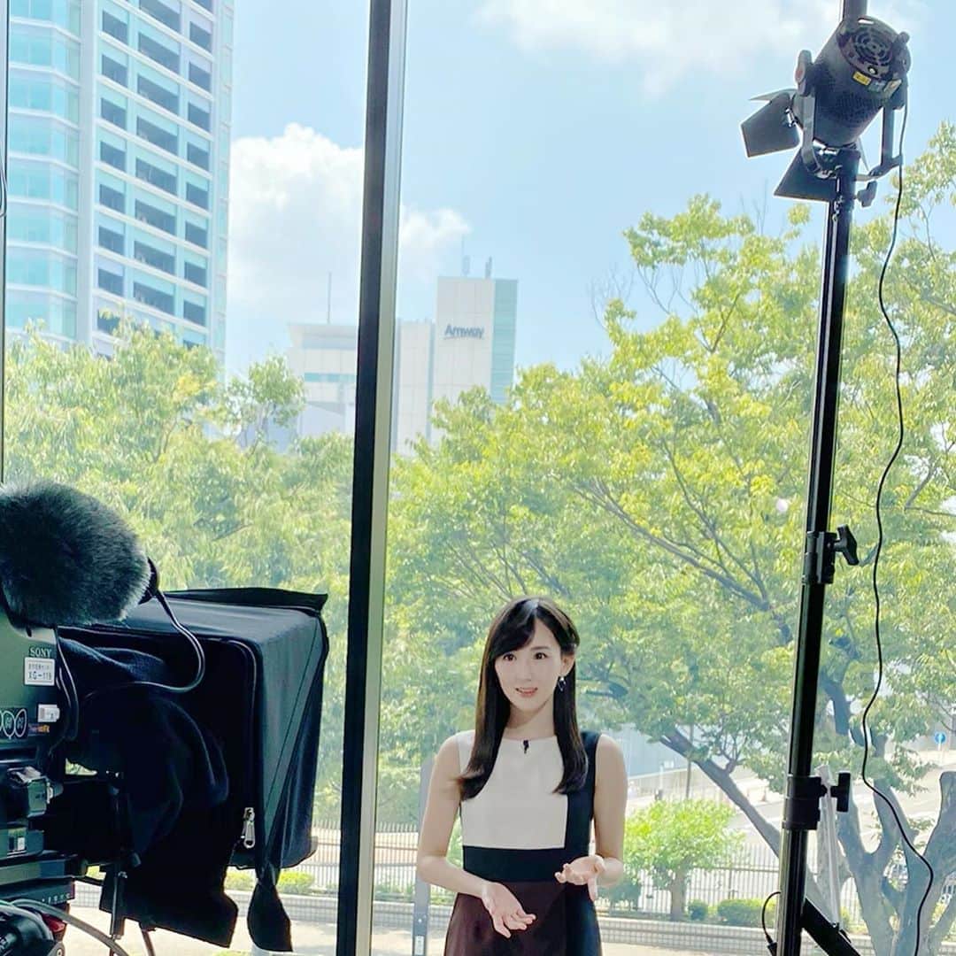 のインスタグラム：「New broadcasts will be back after summer break 😉 . 夏休み✨ 日本にいるのに平日に働いてないの、不思議な気分😎 . #麻里衣取材記録」
