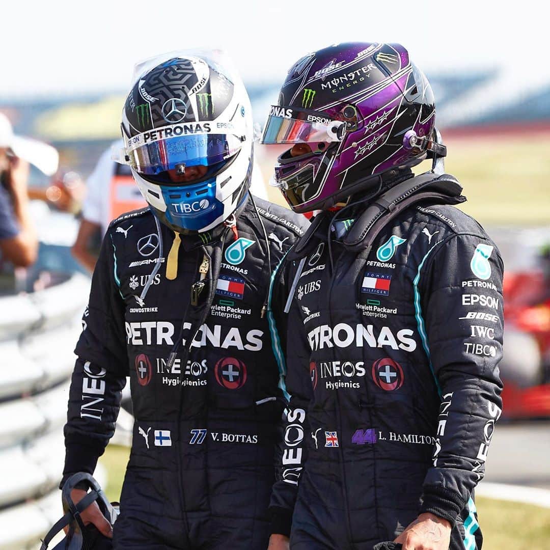 MERCEDES AMG PETRONASさんのインスタグラム写真 - (MERCEDES AMG PETRONASInstagram)「💙💜 🎶 The good guys dress in black, remember that! 🎶 Who remembers the song... 💭😜」8月12日 22時43分 - mercedesamgf1