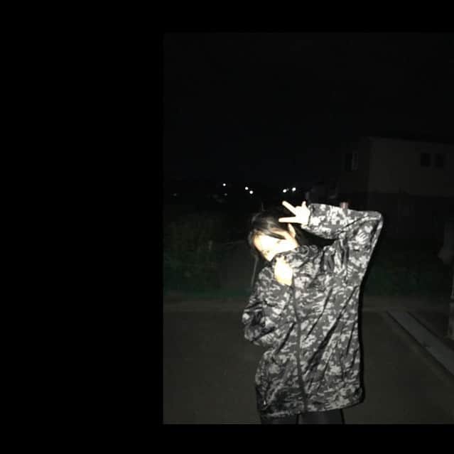 白上心望さんのインスタグラム写真 - (白上心望Instagram)「夕方から2時間半身浴して、夜は一駅分歩いて、その後、母と一緒にトレーニングしました😋　 ブレブレ📸」8月12日 23時23分 - kokomo_shirakami_official