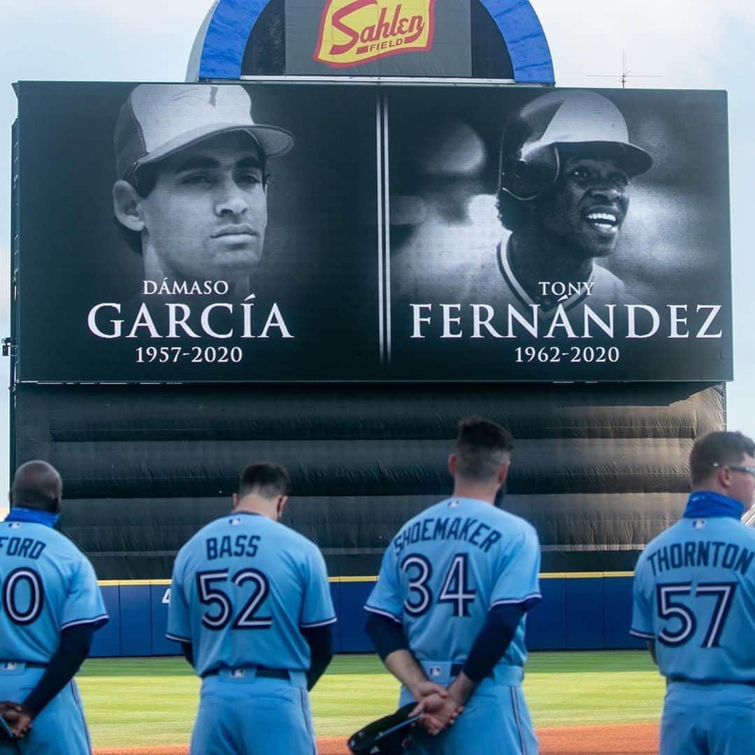 トロント・ブルージェイズさんのインスタグラム写真 - (トロント・ブルージェイズInstagram)「Before yesterday’s game, we took a moment to remember 💙 #WeAreBlueJays」8月12日 23時15分 - bluejays