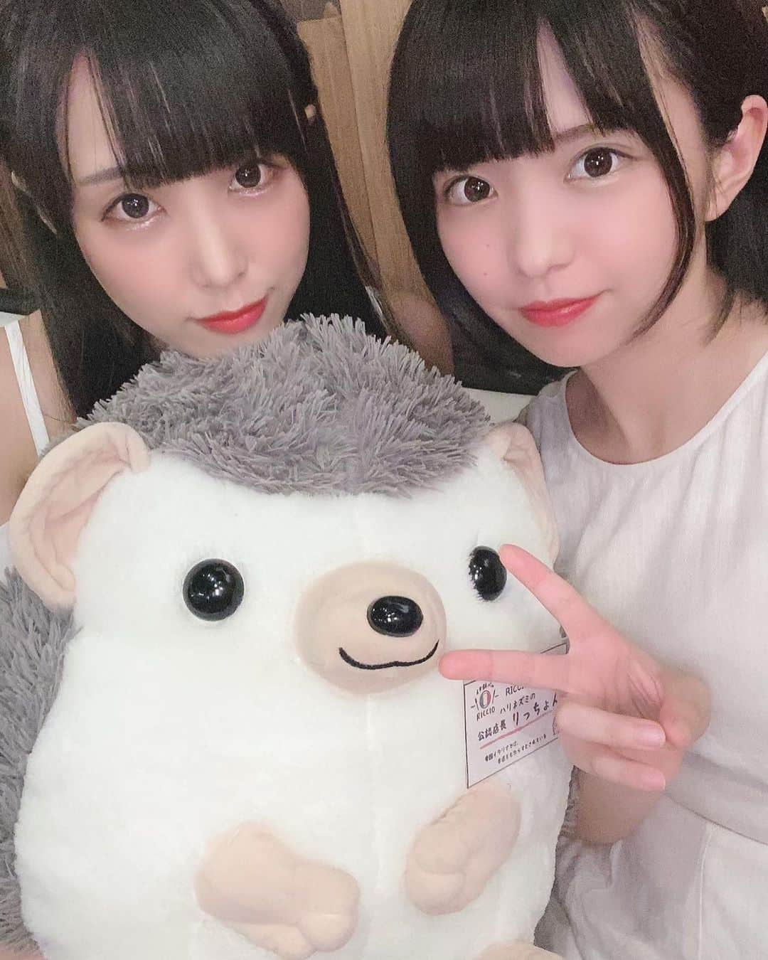 熊本美和さんのインスタグラム写真 - (熊本美和Instagram)「ゆりんことデート🥰🍷💓 . . コースで沢山美味しいご飯が食べれて、ワインも30種類飲み放題🍷✨ 樽から自分でつげるから好きな量いれられて嬉しい🥰 少しずついろんなの飲んでみたよ🥳❣️ ゆりとお酒一緒にのんだの１期生の打ち上げぶり？笑 二人では初めてだったけどすーぱー楽しかったぁ🎀💕 . . 顔が酔っ払ってる🙇‍♀️🙇‍♀️🙇‍♀️ . #イタ飯バルriccio #高田馬場イタリアン #樽ワイン #イタ飯バル #riccio #pr #トリドリベース #高田馬場 #ワイン #dinner #date #yummy #朝倉ゆり #エラバレシ #legend #同期 #日々の出会いに感謝 #バクステ外神田一丁目 #熊本美和 #idol #일본 #아이돌 #アイドルボウラー #Pリーガー #japanesegirl #kawaii #makeup #beauty #黒髪 #すきぴ」8月12日 23時33分 - miwa_babyb