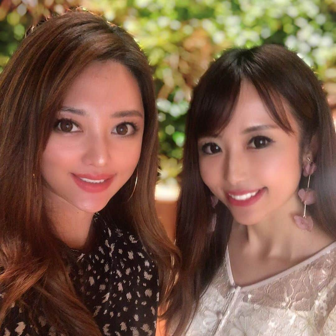 美波さおりさんのインスタグラム写真 - (美波さおりInstagram)「あやまろー❤️✨ @ayachi0120   美女すぎでおしゃれすぎで なのに気さくでめっちゃおもしろいー❤️✨🥺  この前もツボって爆笑して止まらんかったー😂❤️  お仕事も いつもたくさんありがとうーーー❤️✨  前にみんなで#ラシャンセン @lashangsen  行った時の❤️」8月13日 9時40分 - sarixoxo101