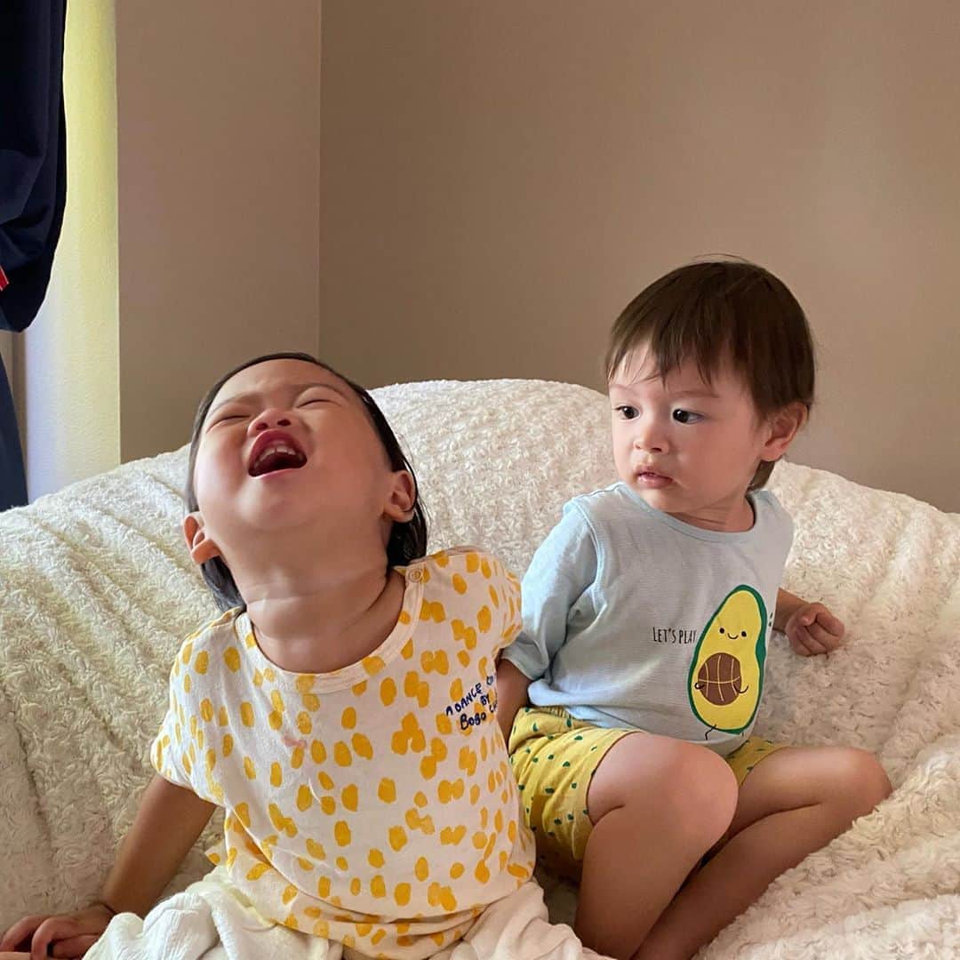 ヘリム・パクさんのインスタグラム写真 - (ヘリム・パクInstagram)「- 남자친구둘 사이에 끼어서, 제일 신나게 논 리아👶🏻😅 @luv_gene 이모 둘째동생 낳고 또 놀자💛 . . . #리아 #황금개띠 #시애틀맘」8月13日 9時59分 - iam_hyepark