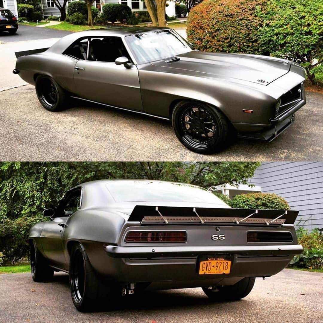 Classics Dailyさんのインスタグラム写真 - (Classics DailyInstagram)「#ClassicsFeature _____ This mean ‘69 Camaro is owned by @autofanatick _____ #classiccar #musclecar #hotrod #protouring #prostreet #restomod #classicsdaily #streetrod #streetcar #customcar #hotrods #streetrods #chevrolet #camaro #69camaro」8月13日 10時01分 - classicsdaily