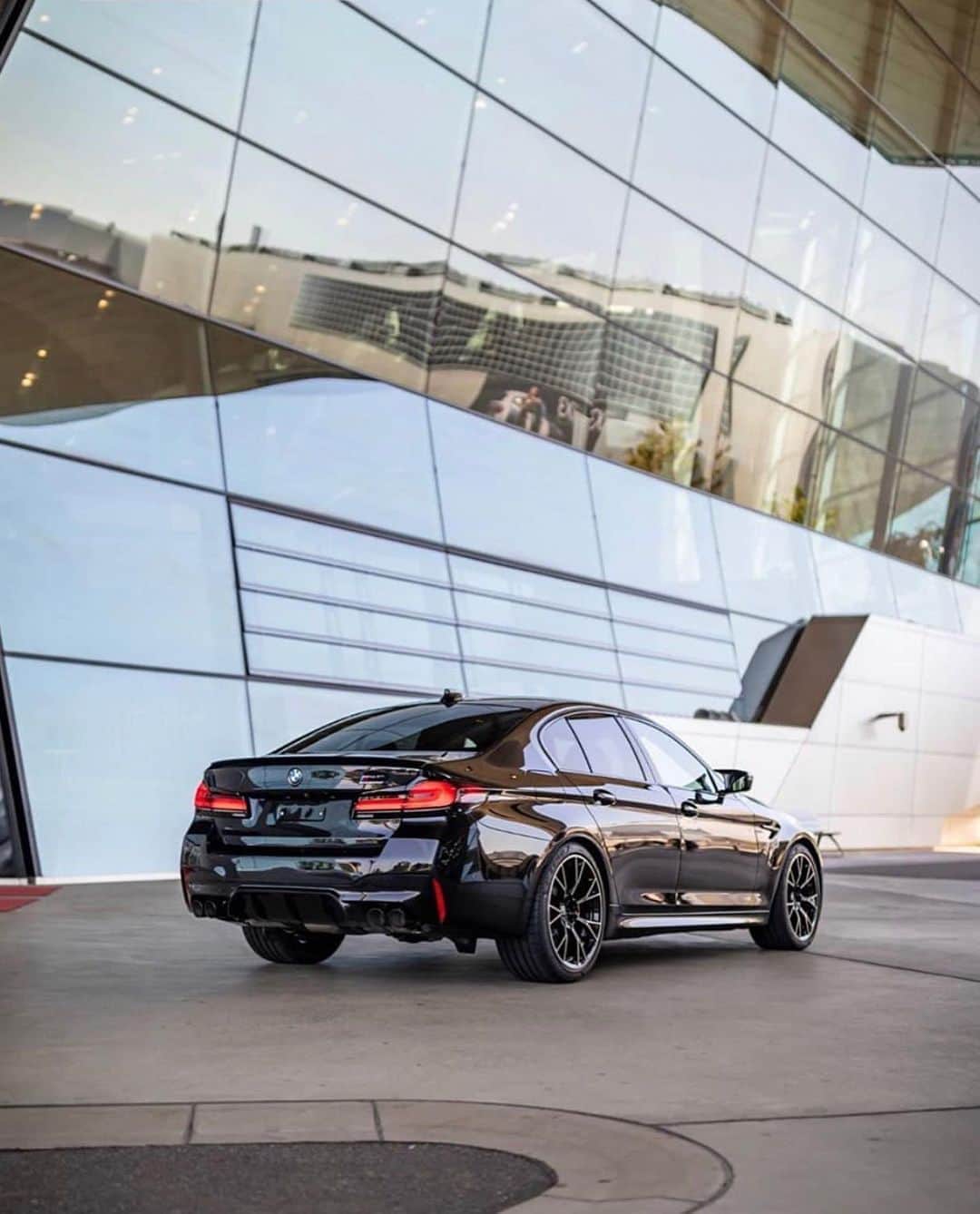 CarsWithoutLimitsさんのインスタグラム写真 - (CarsWithoutLimitsInstagram)「A huge congratulations to @thesatincrew with their 2021 BMW M5 LCI ♟  #carswithoutlimits #bmw #m5」8月13日 10時08分 - carswithoutlimits