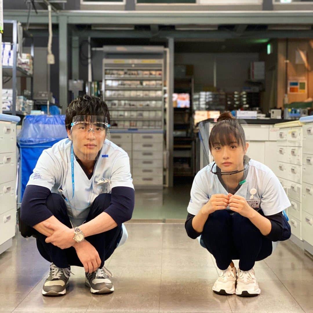 石原さとみのインスタグラム：「今日は第5話ですね😊😊 👇🏻 ✩余命3ヶ月の患者の為にできること⁉️ ✩明らかになる過去⁉️ ✩野球大会で奇跡が起きる⁉️  #アンサングシンデレラ #石原さとみ #田中圭 #西野七瀬 #アンサングシンデレラ病院薬剤師の処方箋 #葵みどり」