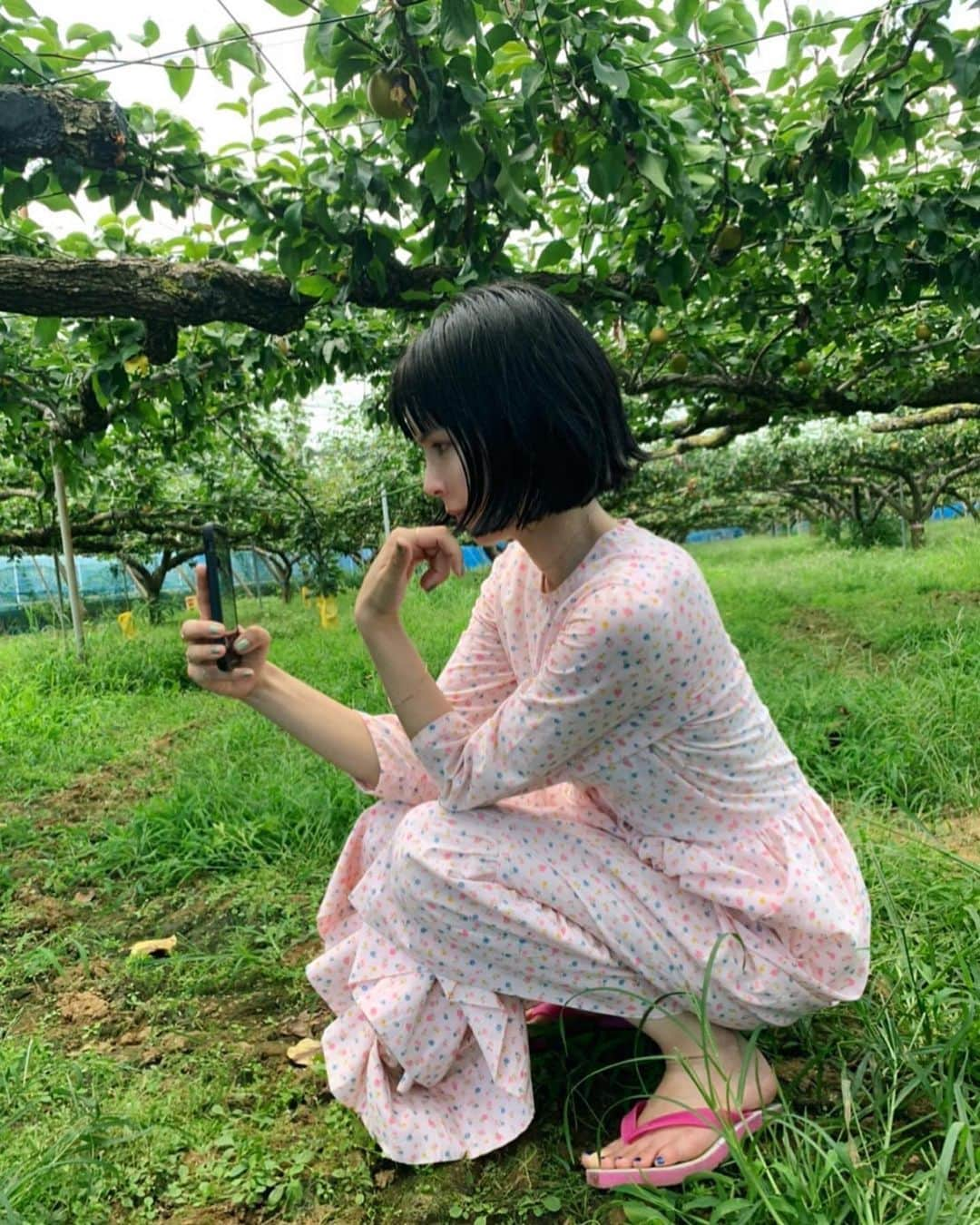 紗羅マリーさんのインスタグラム写真 - (紗羅マリーInstagram)「梨狩り🍐🍐🍐🌈🍐🍐🍐 毎日夏休み満喫中🐠  ブブちゃん大きくて 来年にはもう抱っこ出来ないかも😂」8月13日 10時36分 - saramary12