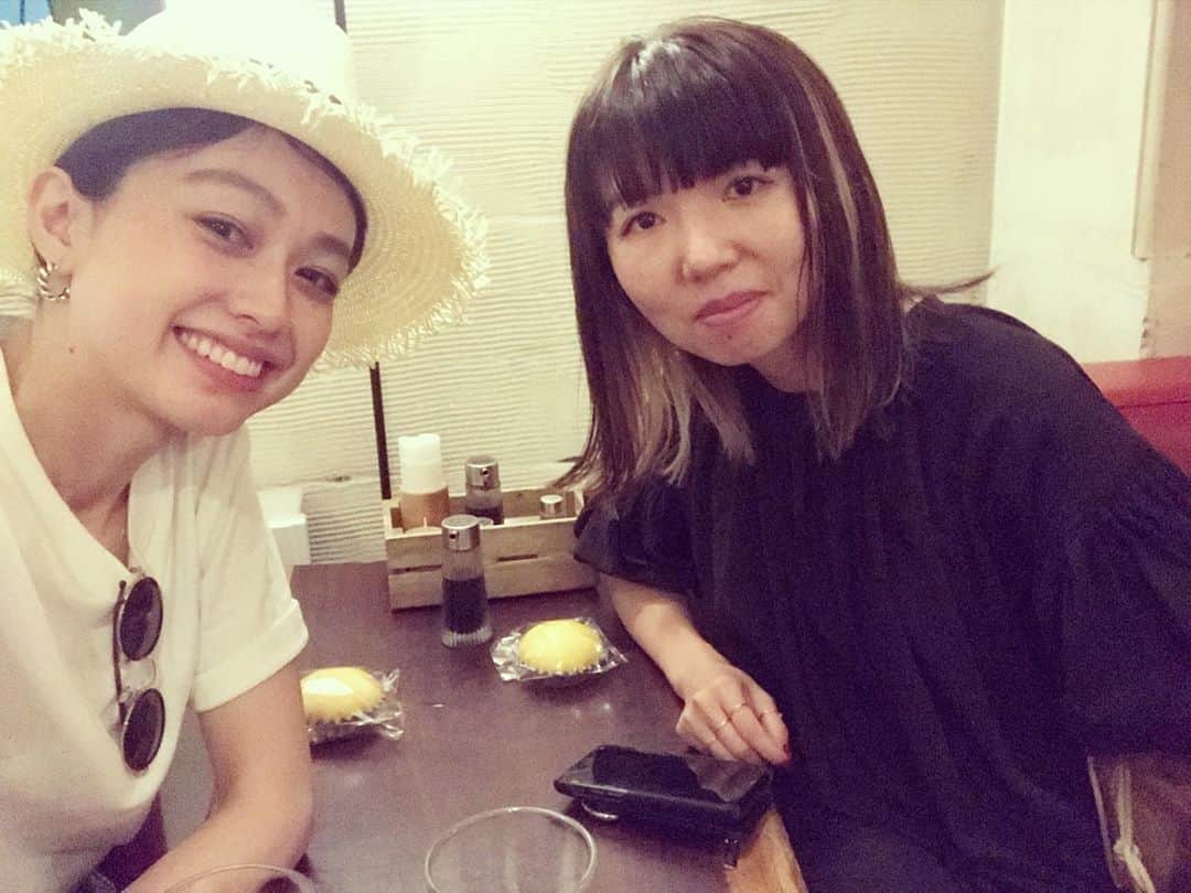 木野園子のインスタグラム：「私のいつもつけているリングは全部un @unbytomoyoyoshida_official ❤️大好きなともよさんとめちゃくちゃ久しぶりにご飯した日🍴  #fashion #accessory #jewelry #unbytomoyoyoshida」