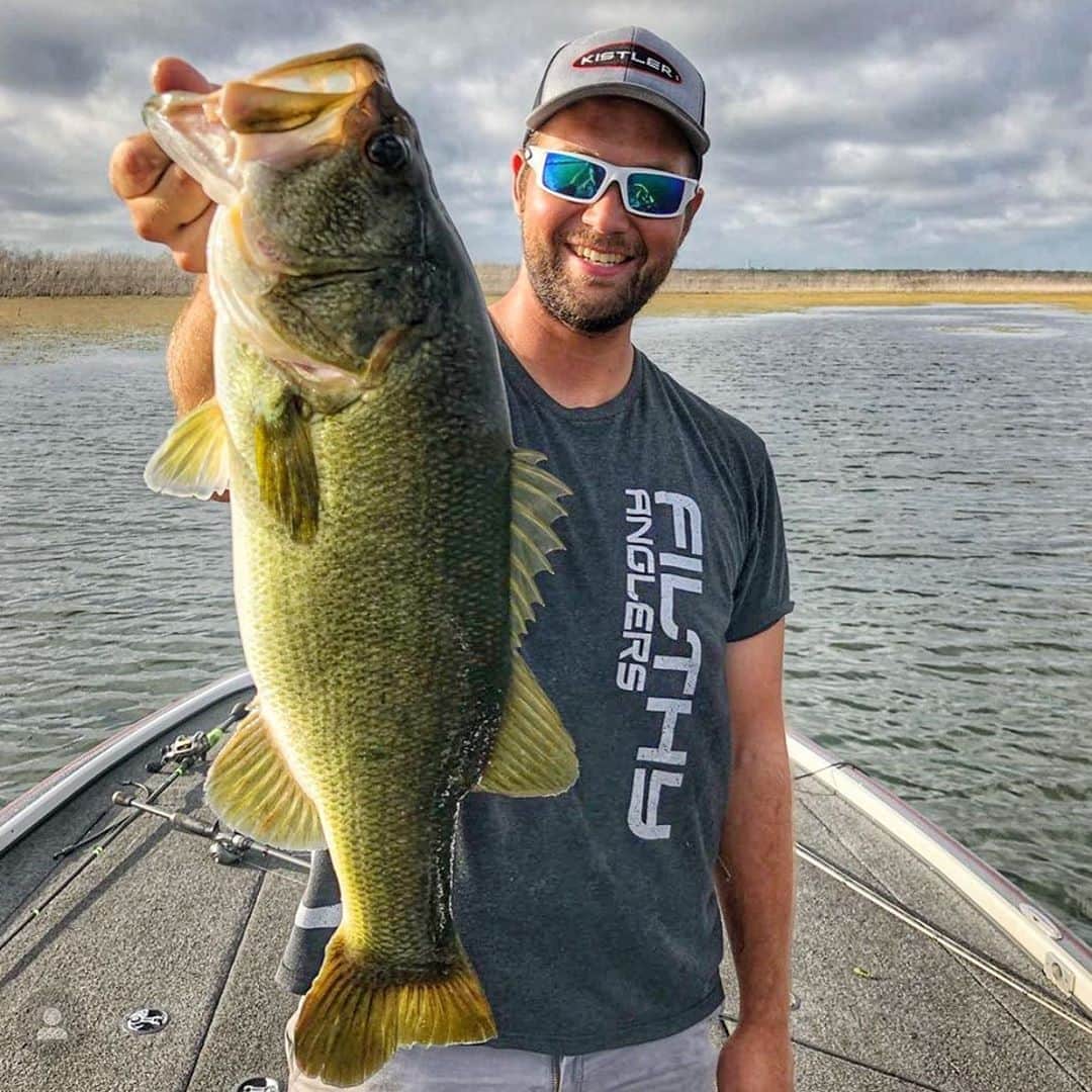 Filthy Anglers™さんのインスタグラム写真 - (Filthy Anglers™Instagram)「Product feature Wednesday, one of our longest standing designs the filthside ultra Tshirt. Our buddy James @gameonfishing not only was wearing some sweet swag but was catching a solid bag today. We like to think if you look good you will fish good, be sure to check out this design as well as many others at www.filthyanglers.com or amazon.com. - look good, feel good, fish good. Congrats James you are Certified Filthy. #fishing #bassfishing #angler #outdoors #nature #bassfishing #bigbass #nature #kayak #anglerapproved #saltlife #monsterbass #filthyanglers #getfilthy」8月13日 10時55分 - filthyanglers