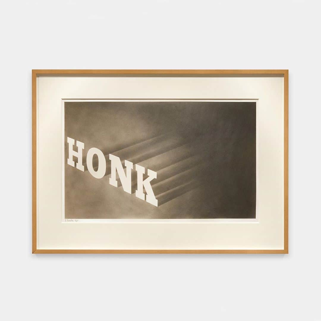 ガゴシアン・ギャラリーさんのインスタグラム写真 - (ガゴシアン・ギャラリーInstagram)「A selection of Ed Ruscha’s typographic and image-based drawings will be on view in “Works on Paper from a Distinguished Private Collection,” a joint exhibition with Acquavella Galleries and Pace Gallery opening today at Pace’s gallery in East Hampton, New York.   Compositions that feature single words dominated Ruscha’s work throughout the 1960s and into the early 1970s. In both paintings and drawings, the artist presented seemingly random words divorced from both context and meaning, largely selected for their appearance or sound only. Follow the link in our bio to learn more about the exhibition and the esteemed Donald B. Marron Collection. __________ #EdRuscha #MarronCollection #AcquavellaGalleries #Gagosian #PaceGallery @edruschaofficial @pacegallery @acquavellagalleries (1) Ed Ruscha, “Black Boxer,” 1979; (2) Ed Ruscha, “Red Yellow Scream,” 1964; (3) Ed Ruscha, “Honk,” 1964. Artwork © Ed Ruscha」8月13日 2時08分 - gagosian