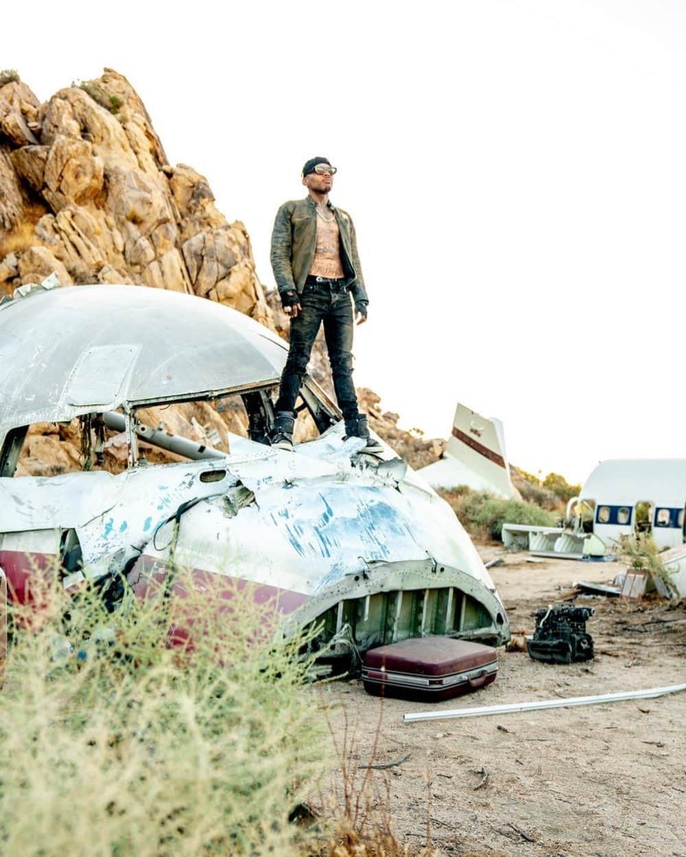 キッド・インクのインスタグラム：「Crash Landing」