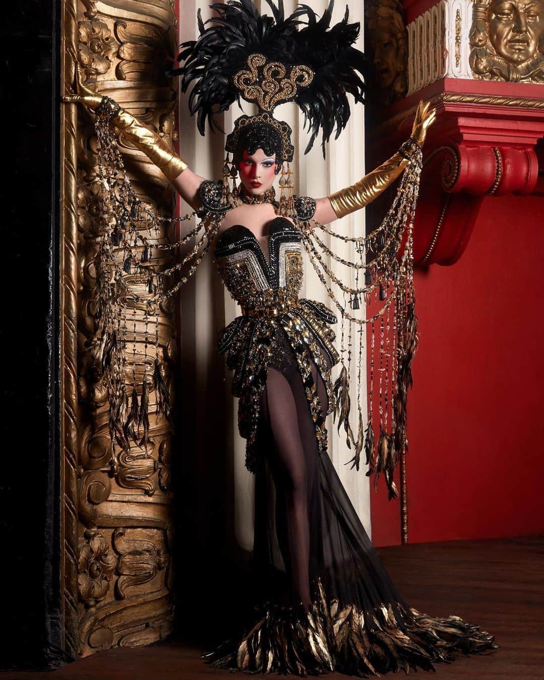 ヴァイオレット・チャチキのインスタグラム：「My favorite look from my DIGITAL FOLLIES show is this gown designed and created by Fabio Zambernardi and the house of Prada. It’s all hand embroidered with unique beads and findings and it’s extremely heavy- which I love! ✨Swipe for process photos and make sure to stream my Digital Follies show to see it in action 💋  Photo by @sanchezzalba」