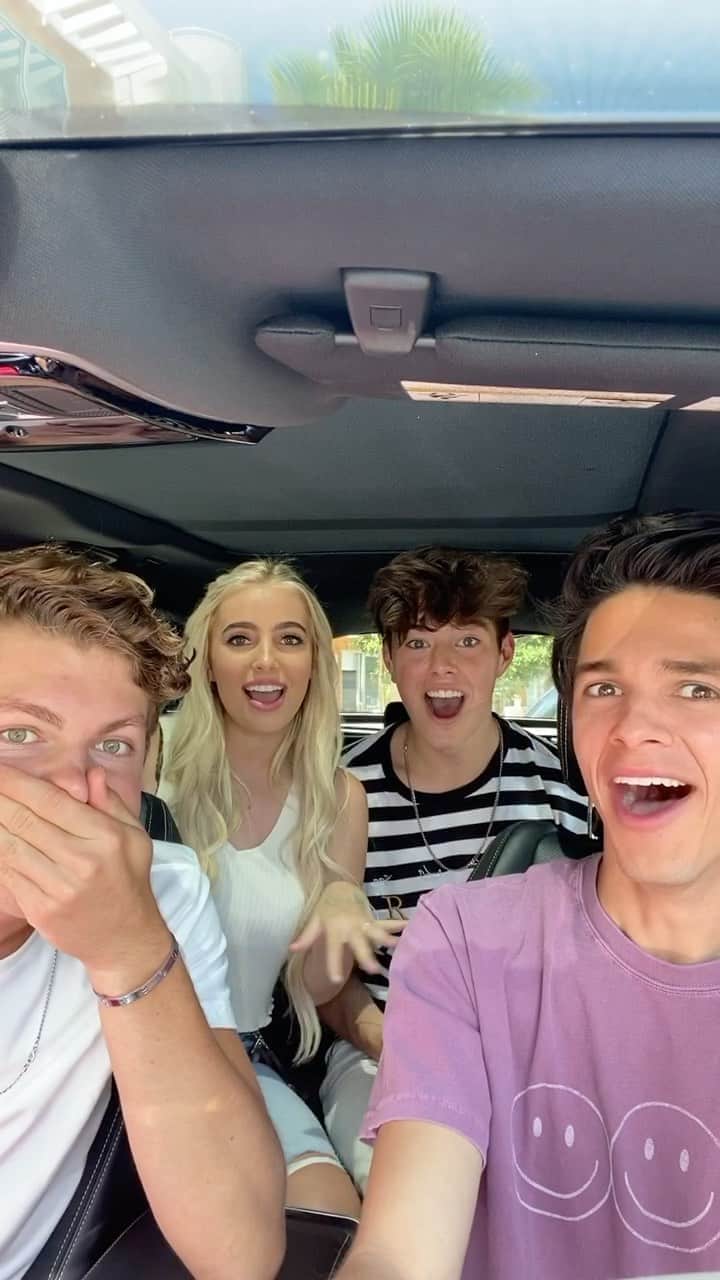 Brent Riveraのインスタグラム：「Who sang it best!?😂😱 @benazelart @lexihensler @jeremyhutchins」