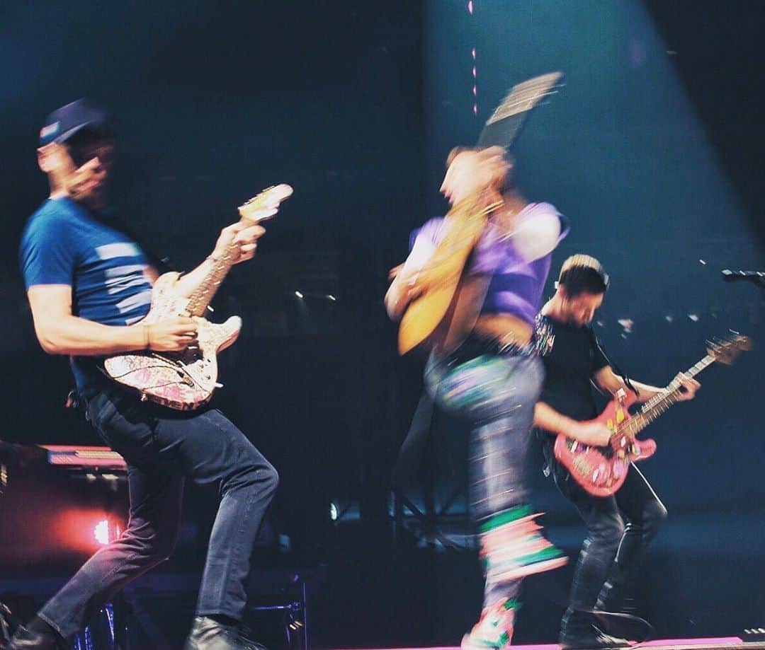 Coldplayのインスタグラム：「A moment caught during God Put A Smile Upon Your Face, three years ago today at the US Bank Stadium, Minneapolis. Who was there? #ColdplayMinneapolis #Coldplay 📷 R42 (@millerworld)」
