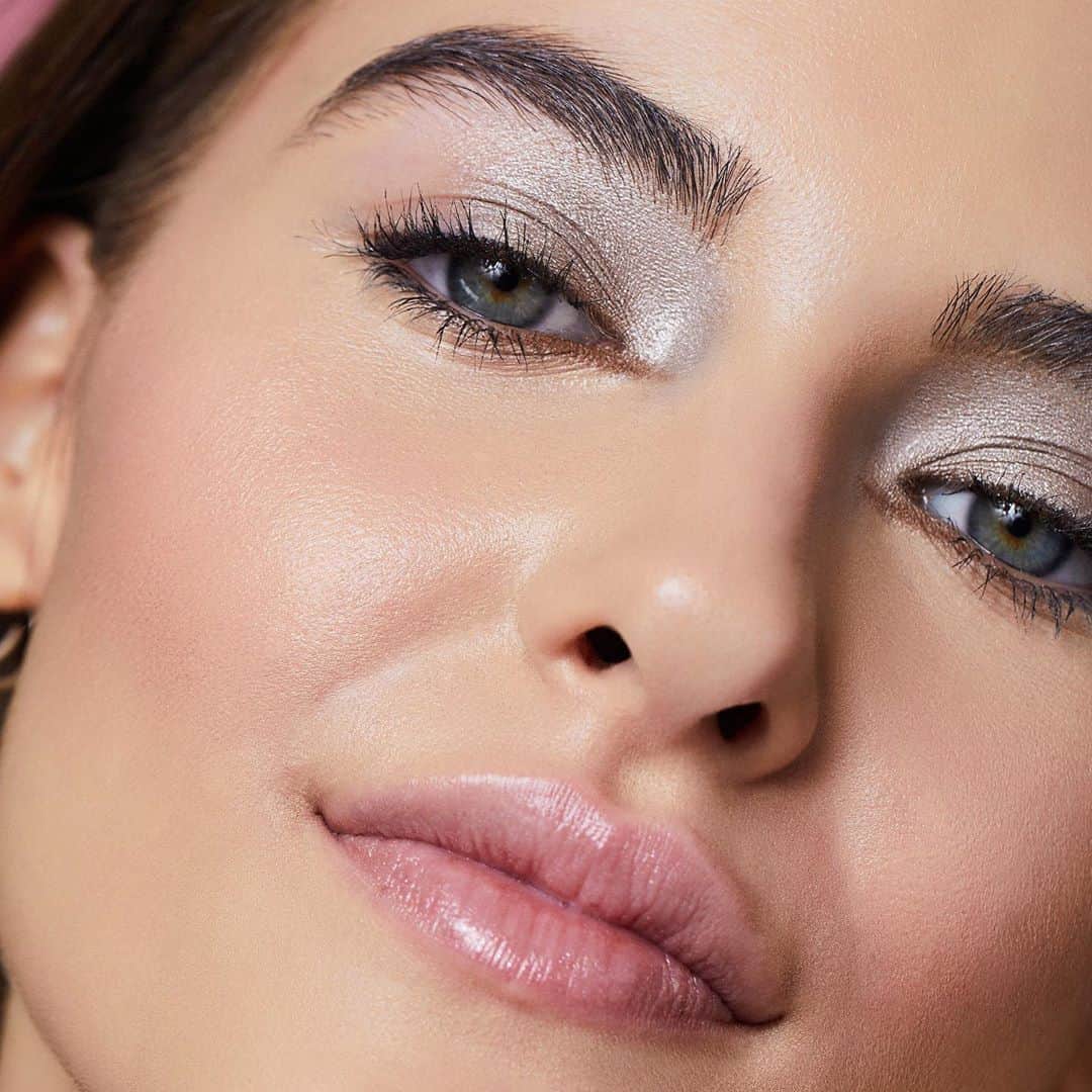 e.l.f.さんのインスタグラム写真 - (e.l.f.Instagram)「Get the look! ✨ Dalila is wearing our Bite-Size Eyeshadow in Cream & Sugar layered over Putty Eye Primer in color Cream, Lip Lacquer in Clear, and Primer-Infused Blush in Always Rosy. Tap to shop the look! #eyeslipsface #elfingamazing #elfcosmetics #crueltyfree #vegan.」8月13日 2時27分 - elfcosmetics