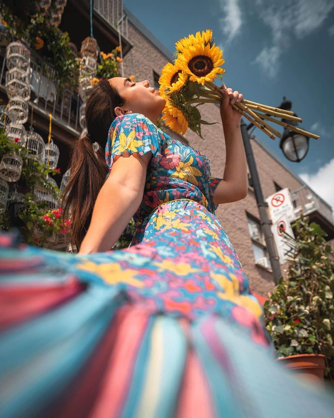 Katy Esquivelのインスタグラム：「Soul full of sunshine 🌻 • Vestido: @oky.official  Shot by @michaelmakesfilms」
