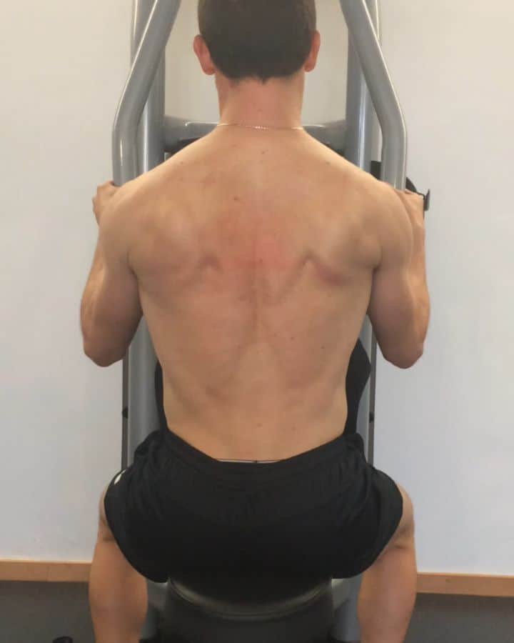 ジョアン・モンテイロのインスタグラム：「Don't skip back day! Nice workout today @pemipo.pt 🤜🤛 #KeepFit#KeepBeast#MontiAnatomy」