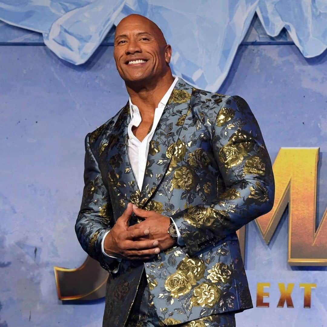 Good Morning Americaさんのインスタグラム写真 - (Good Morning AmericaInstagram)「Do you smell what "The Rock" is cooking?! 💸Dwayne Johnson is the highest-paid actor for the second year in a row! LINK IN BIO to see the full list (most of them have one big thing in common)...」8月13日 3時00分 - goodmorningamerica