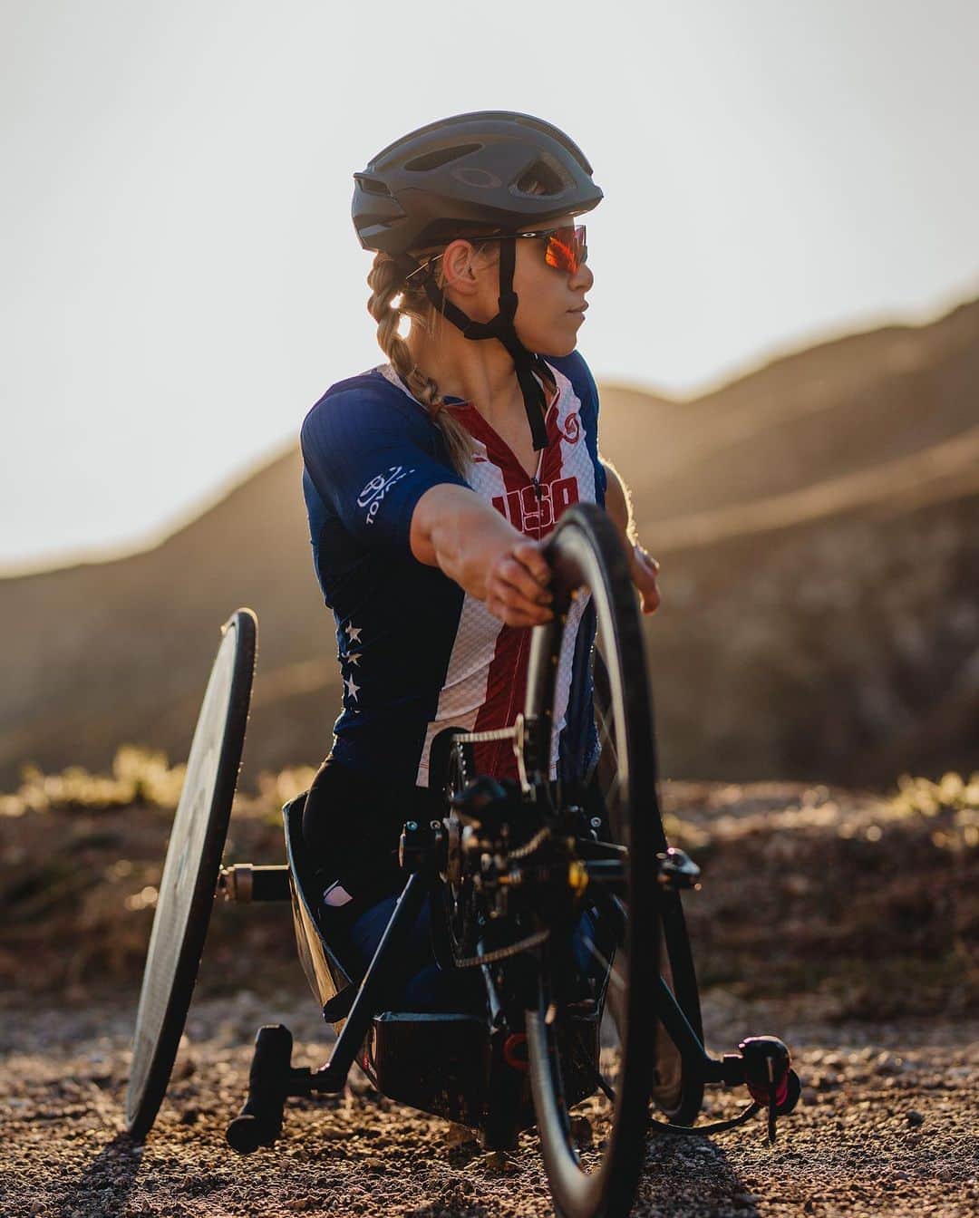 OAKLEYのインスタグラム：「"It's hard to describe what you feel in your gut.” ❤️ @oksanamasters #ForTheLoveOfSport #OneLove」