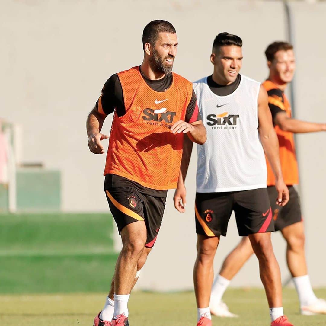 ラダメル・ファルカオさんのインスタグラム写真 - (ラダメル・ファルカオInstagram)「Our first training 👊🏼 happy to play with you my brother @ardaturan」8月13日 3時08分 - falcao