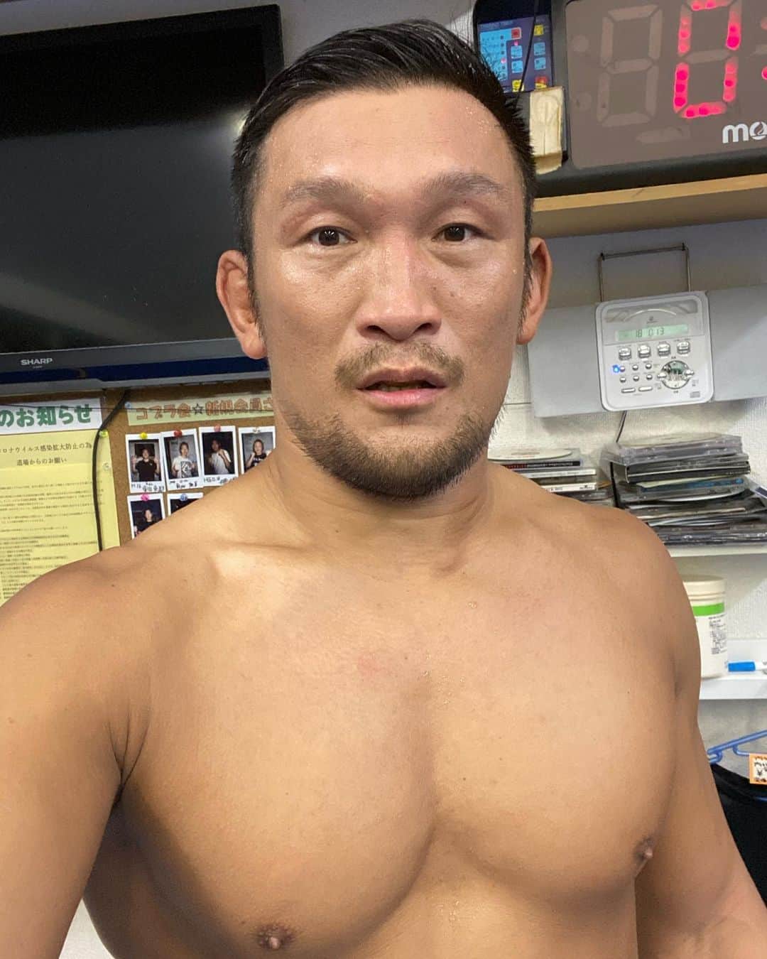 ストラッサー起一のインスタグラム：「今日は練習しながら最近忘れてた意識するポイントを思い出した。 ちょっとの事でスタンドの動きは変わるよね。  後、どーでもいい事は気にしない事にしました！ ここまでやってきた自分の人生なので自分らしく最後までやり抜きます！」