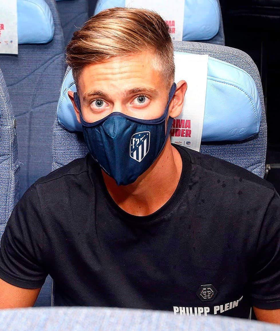 LFPさんのインスタグラム写真 - (LFPInstagram)「Who's the masked man? 🔴⚪️🔴 • ¿Quién es 'El Hombre de la Máscara? ✨ • #LaLiga #LaLigaSantander #Football」8月13日 3時27分 - laliga